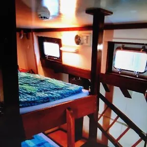 Schiff Ahoy, Hotelschiff, Hausboot, Boot, Passagierschiff Frühstückspension